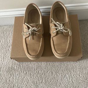 Sperry boat shoes